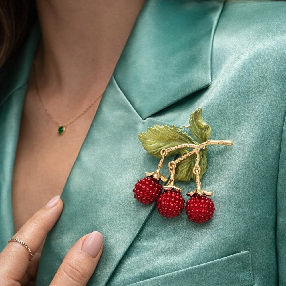 Red Raspberry Berry Cluster Gold Brooch - Picture 3 of 7